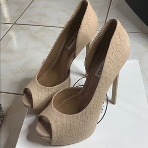 Blush pump